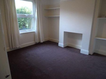 4 bedroom semi-detached house to rent - Photo 2