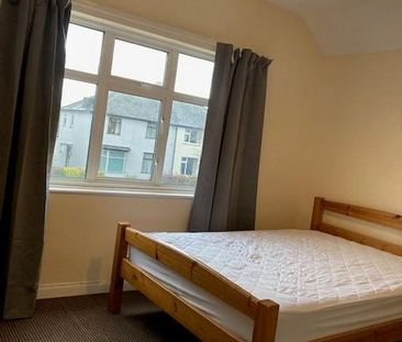 4 bedroom semi-detached house to rent - Photo 6