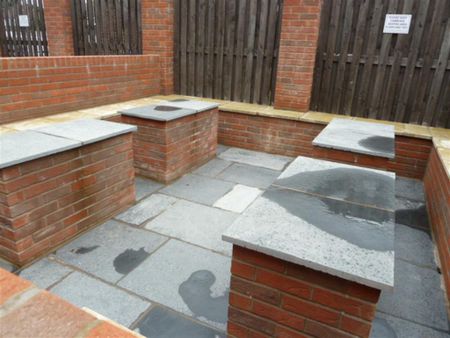 2 bedroom flat to rent - Photo 4