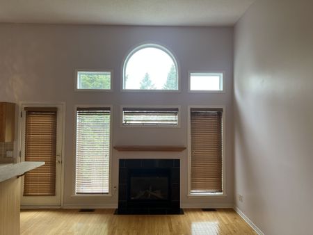 For Lease - 155 Gladeview Private, Blossom Park - Airport and Area, Ontario - Photo 4