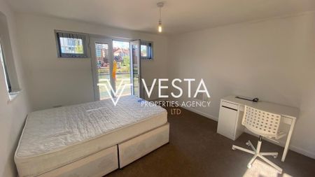 4 bedroom detached house to rent - Photo 3