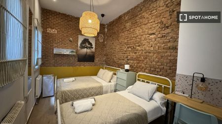 madrid, Community of Madrid 28039 - Photo 3