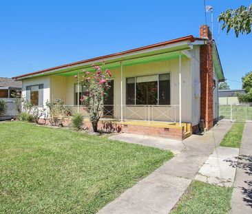 THREE BEDROOM HOME IN CONVENIENT LAVINGTON LOCATION - Photo 5