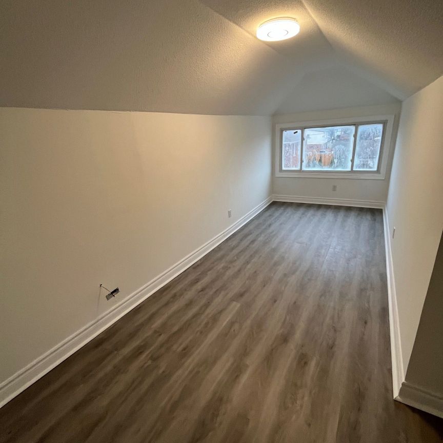 For Lease - 5051 Huron Street, Niagara Falls, Ontario - Photo 1