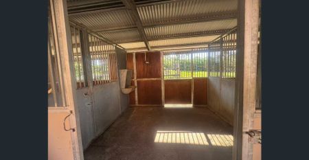 5 Bedroom for rent In Dural(uper level only) - Photo 2