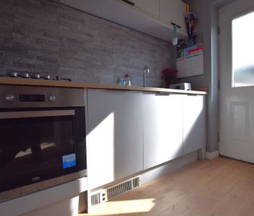 3 bedroom mews to rent - Photo 6