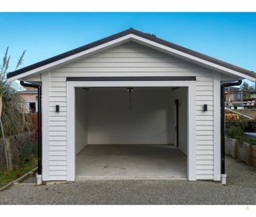 Modern 4-Bedroom Home � Available Now - Photo 5