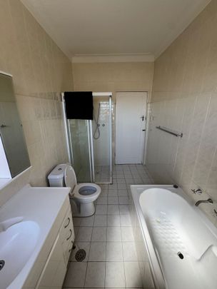 Kingsgrove - Photo 1