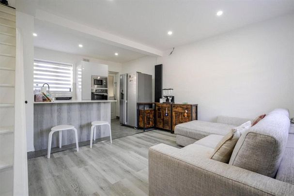 3 bedroom terraced house to rent - Photo 1