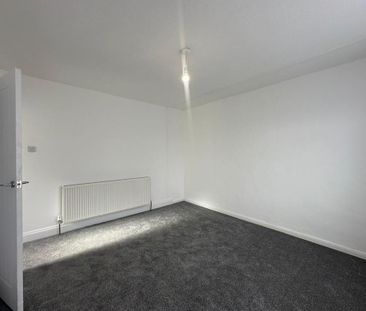 3 bedroom end of terrace house to rent - Photo 6