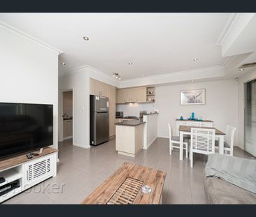 8/12 Leila Street, Cannington, WA 6107 - Photo 1