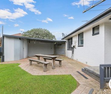 RECENTLY UPDATED 4 BEDROOM HOME! - Photo 6