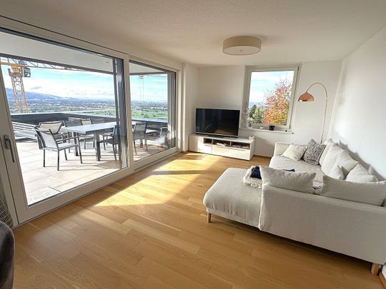 Exklusive 4-Zimmer-Wohnung mit traumhaftem Blick auf das Rheintal bis zum Bodensee - Photo 1