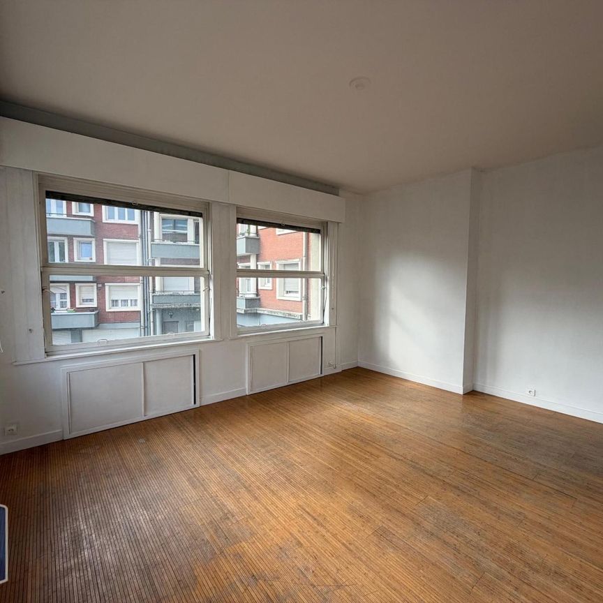 Location Appartement 2 pièces 61m² LILLE 59000 - Photo 2