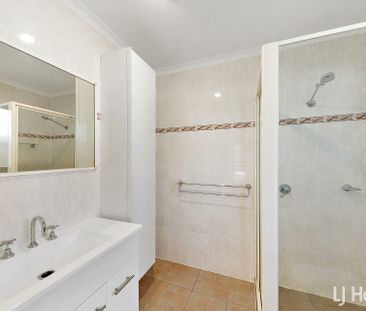 15 Saltbush Street, Harrison ACT, Belconnen - Photo 5