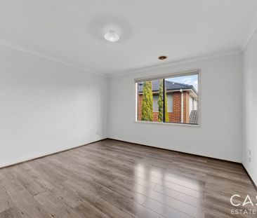 Luxury Family Living in the Heart of Springvale. - Photo 6