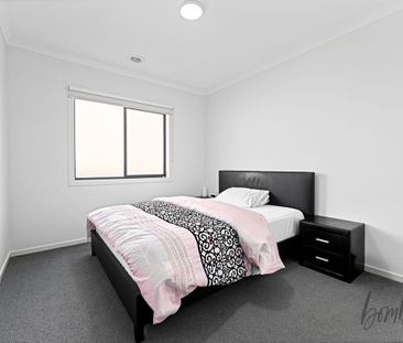 Stylish Family Home in Craigieburn's Highlands - Photo 2