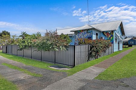Spacious Home With Flexible Layout - Great Convenient Location - Photo 4
