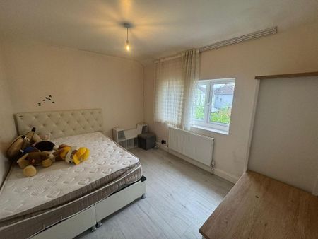 3 bedroom detached house to rent - Photo 3