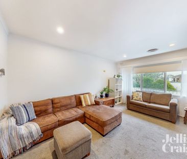 Oversized Beauty in prime location. - Photo 2