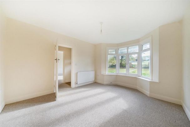 3 bedroom detached bungalow to rent - Photo 1