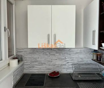 Pronájem moderního bytu 1+kk s balkonem a klimatizací (25 m - Photo 5