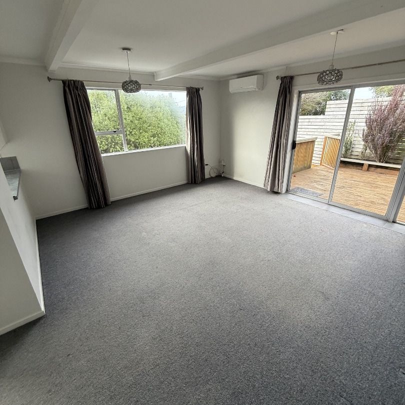 163B Miromiro Road, Normandale - Photo 1