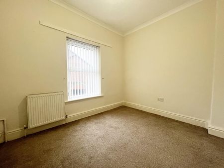 2 bedroom semi-detached house to rent - Photo 3