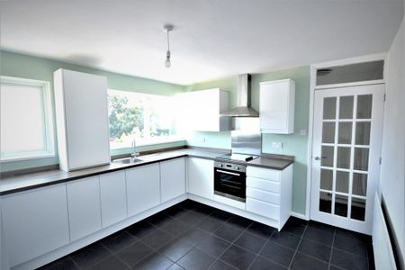 3 bedroom maisonette to rent - Photo 5