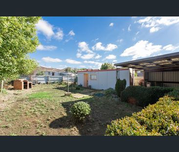 23 Ercil Street, Wendouree, Vic 3355 - Photo 4