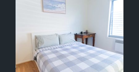 Chic Two-Bedroom Apartment in the Heart of Armadale - Photo 2