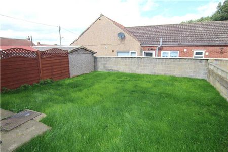 3 bedroom semi-detached house to rent - Photo 5