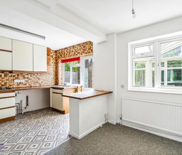 4 bedroom semi-detached house to rent - Photo 2