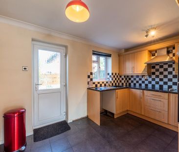 2 bedroom terraced house to rent - Photo 5