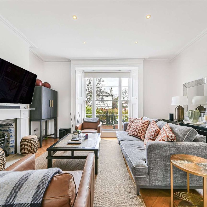 Four bedroom house with off street parking - Photo 1