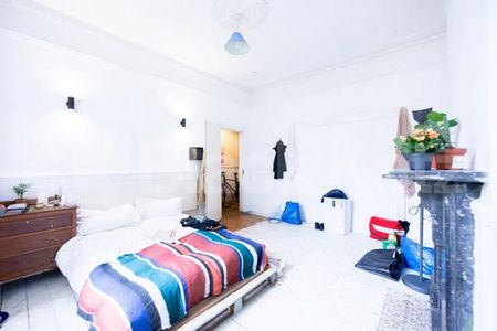 Period charm + contemporary living with 1740 sq. Ft of living & entertaining sp - Photo 4