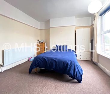 4 Bedroom Mid Terraced House for rent in Burchett Grove - Photo 4