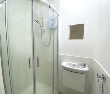 Price £750 pcm - Available Now - Furnished - Photo 5