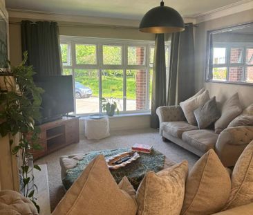 4 bedroom semi-detached house to rent - Photo 2