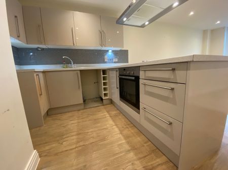 Empire House, Welwyn Garden City - Photo 5