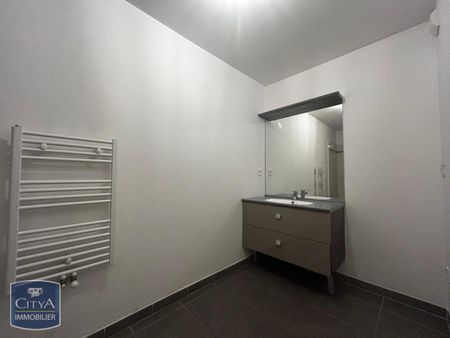 Location Appartement 2 pièces 43m² MARSEILLE 5ème - Photo 5