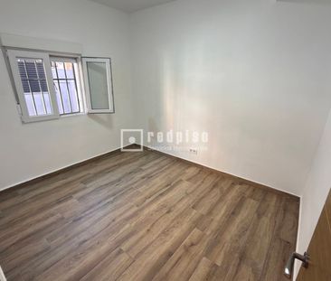 Chalet en alquiler en Calle de Luis Claudio, Buenavista, Carabanche... - Photo 1