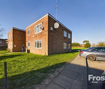 Falcon Drive, Stanwell, Staines-upon-Thames,TW19 - Photo 5