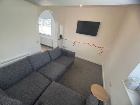 1 bed House Share - To Let - Photo 2