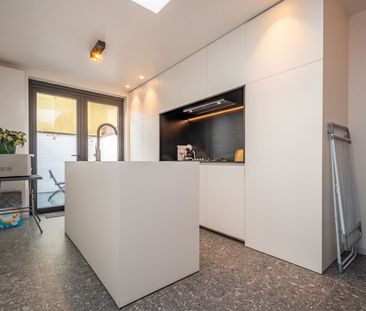 KORTRIJK - Instapklare woning met 2 SLPK. + bureau én stadskoer - Foto 5