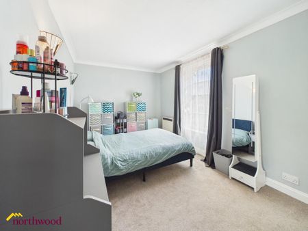 2 bedroom flat to rent - Photo 4