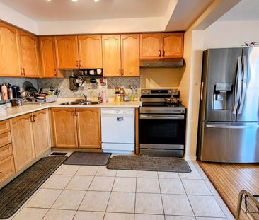For Lease - 102 Whiteface Crescent, Brampton, Ontario - Photo 6