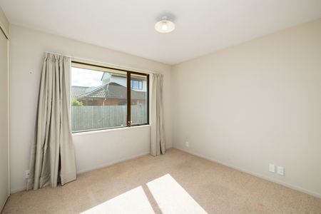 Fantastic 2 Bedroom Home With Views! - Photo 3