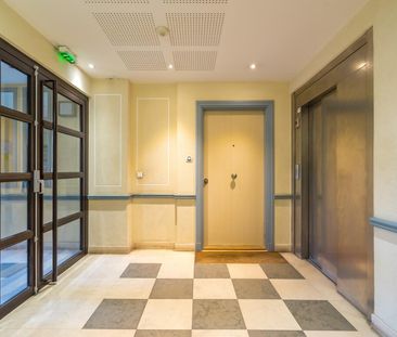location Appartement T2 DE 52.5m² À VERSAILLES - Photo 3