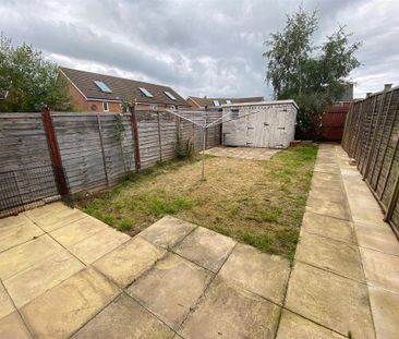 3 bedroom terraced house to rent - Photo 3